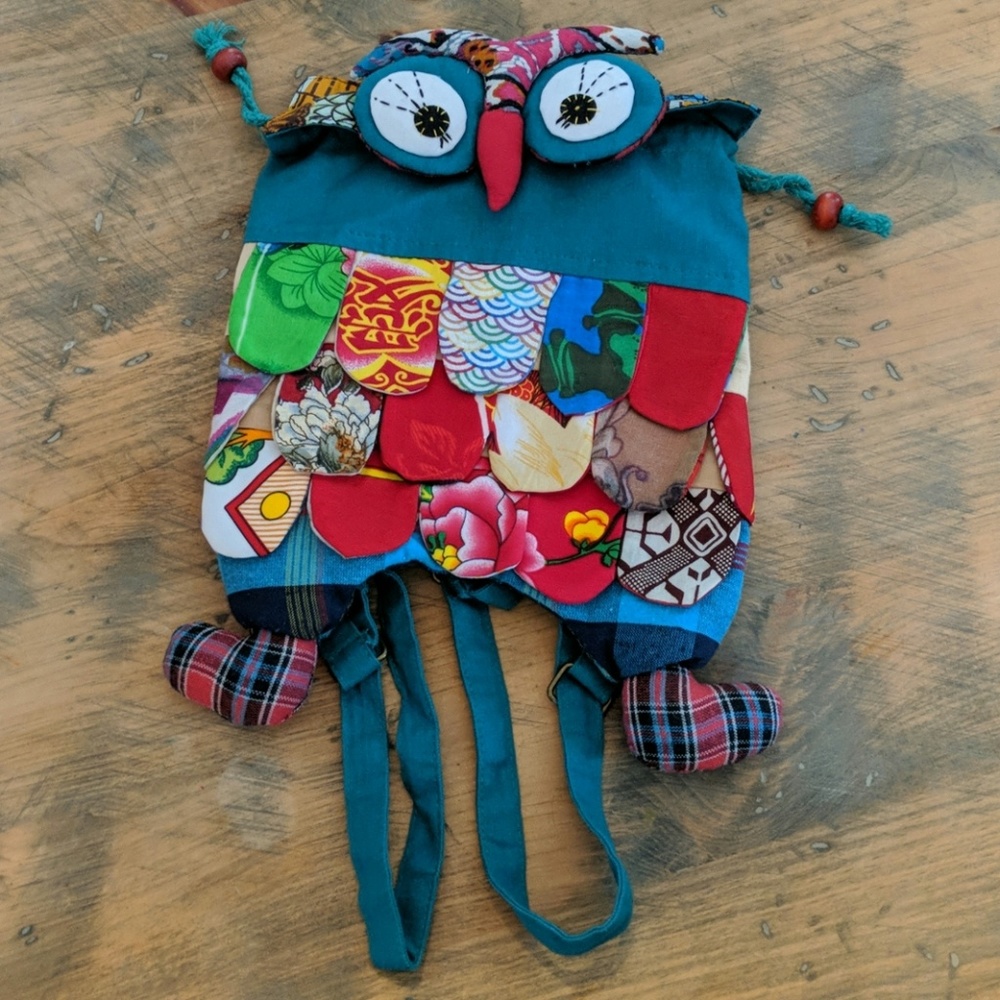 Kids quilted owl backpack.